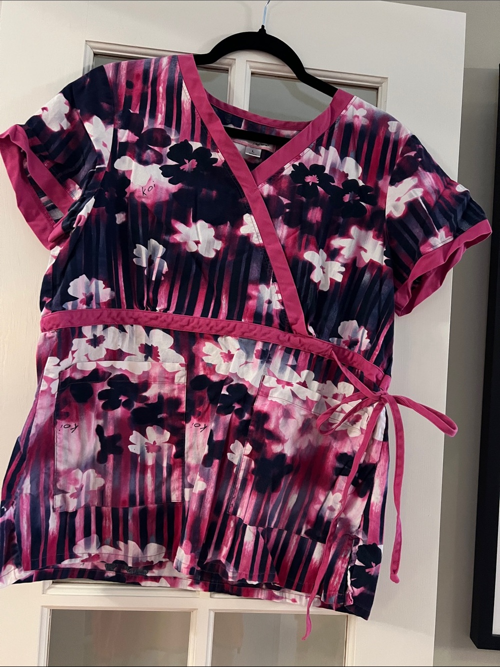 Koi Floral Wrap Scrub Top in Pink, Navy & White